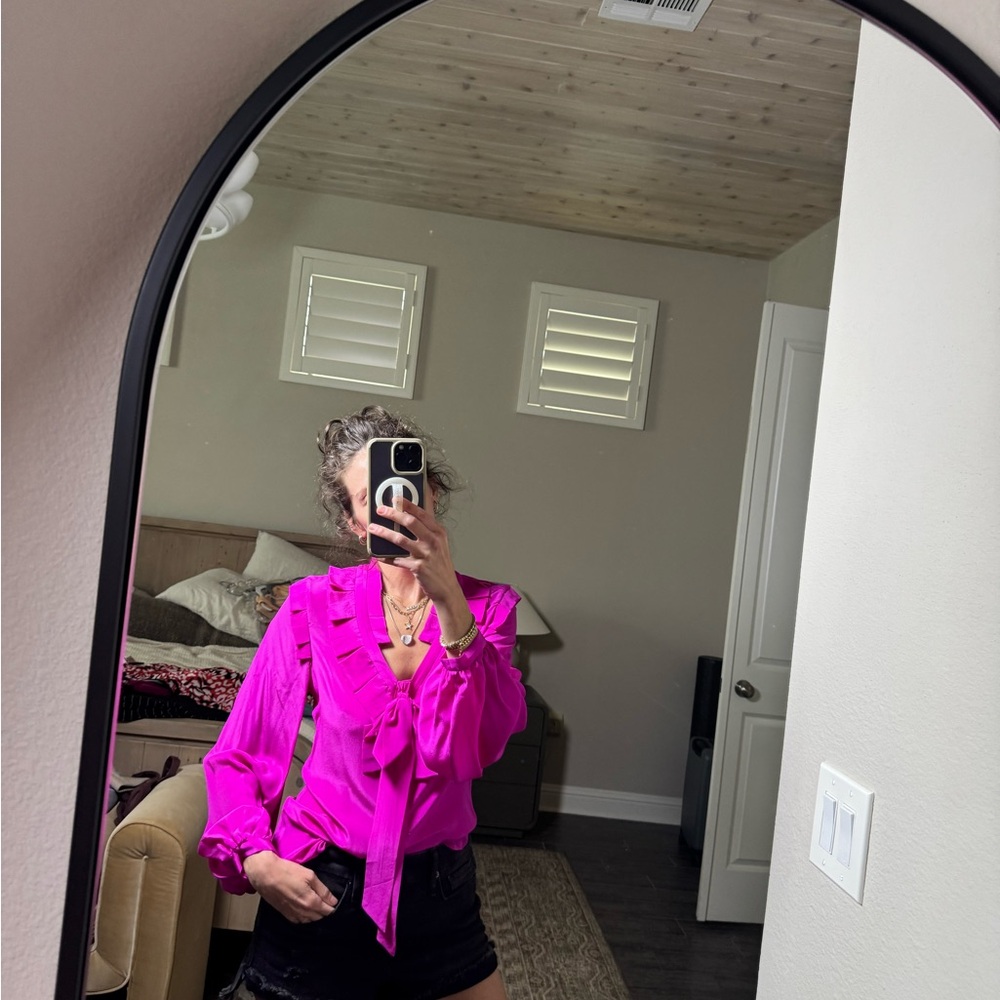 Walter Baker Fuchsia Blouse with Ruffle Detail - Picture 6 of 9